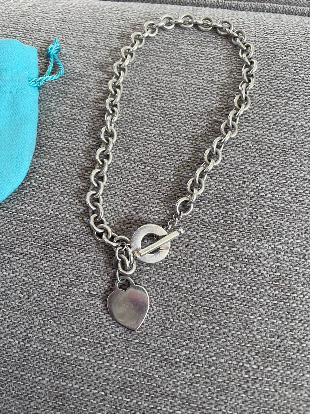 Tiffany & Co. Silver Return to Tiffany® Heart Tag Toggle Necklace wit Blue Pouch - Picture 5 of 8
